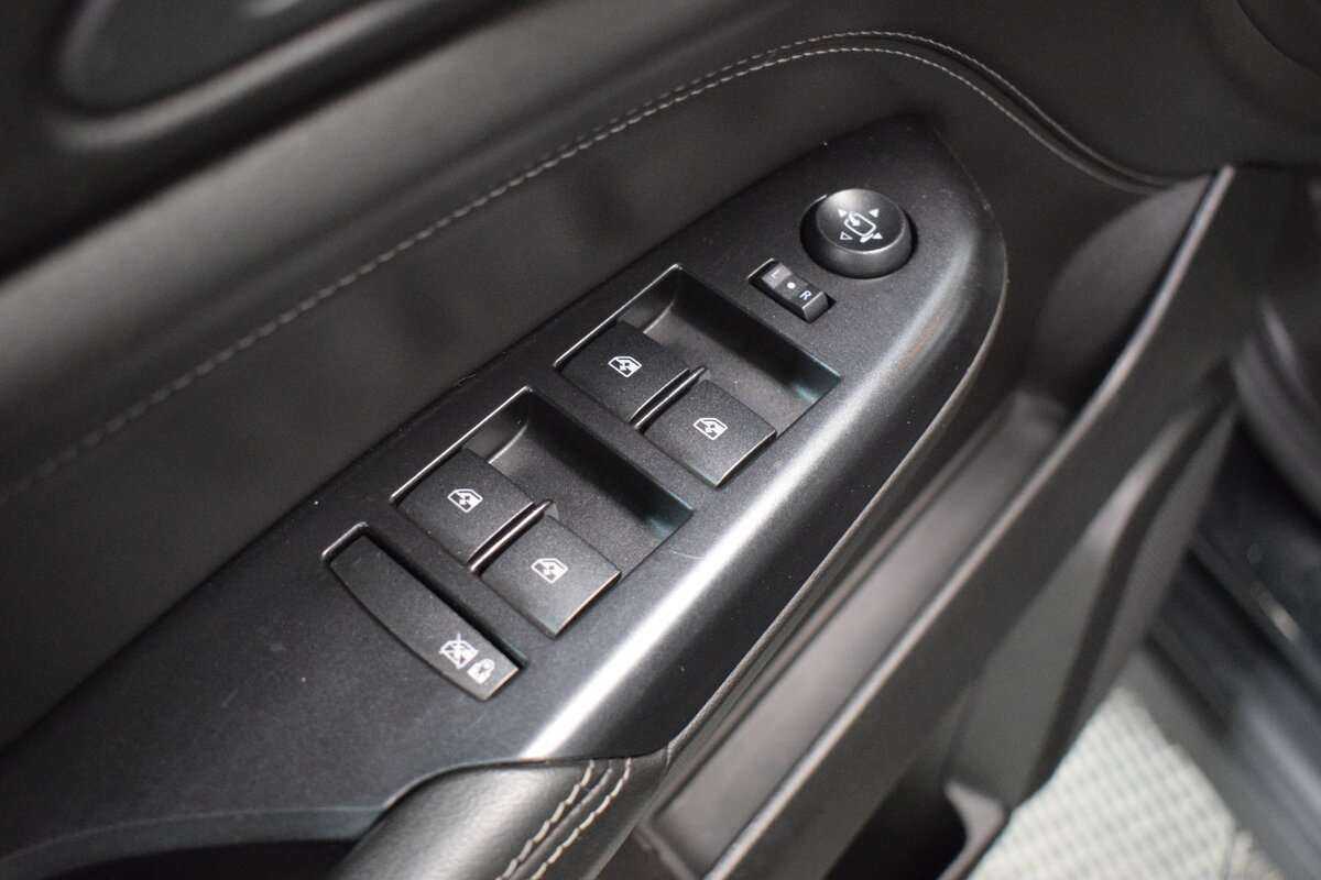 Cadillac SRX с пробегом — 2013 год. Фото: #7