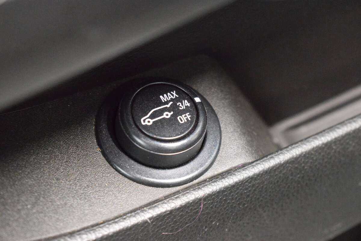 Cadillac SRX с пробегом — 2013 год. Фото: #8