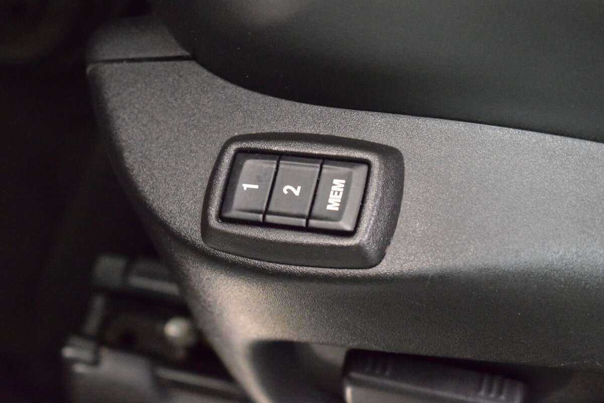 Cadillac SRX с пробегом — 2013 год. Фото: #10