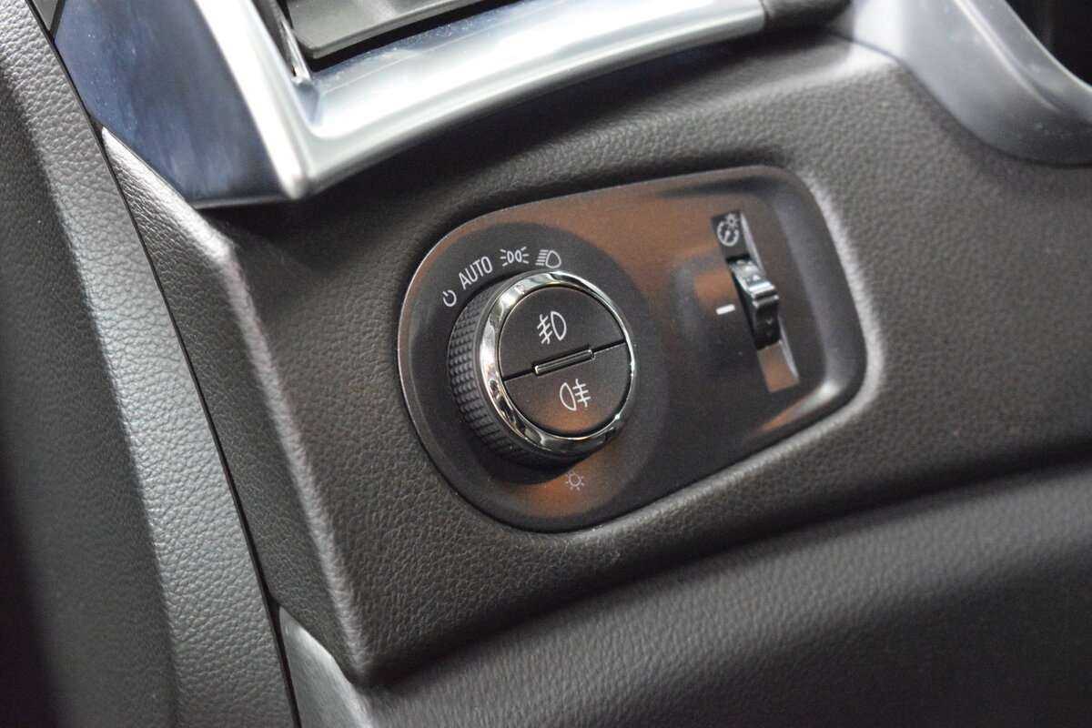 Cadillac SRX с пробегом — 2013 год. Фото: #11