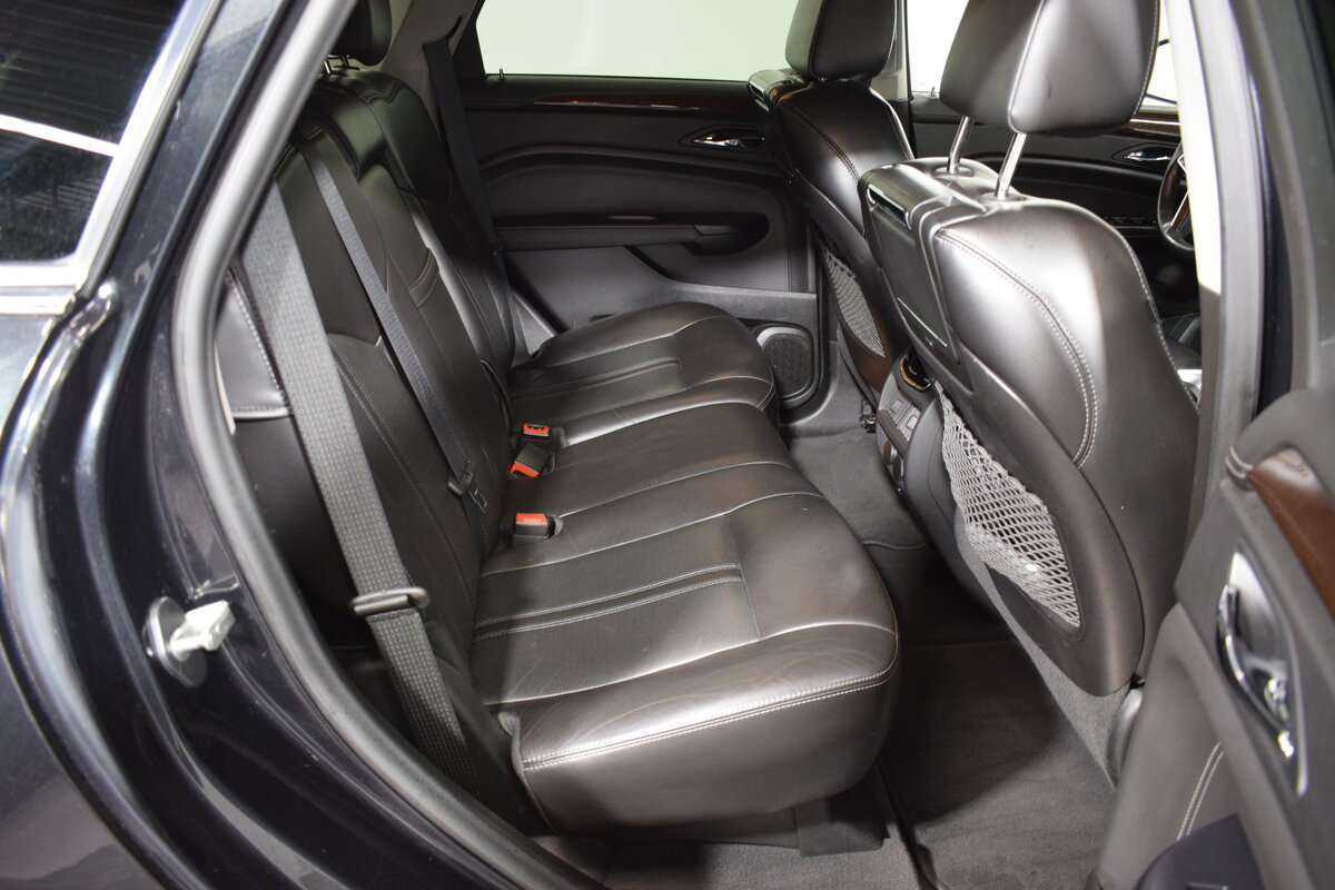 Cadillac SRX с пробегом — 2013 год. Фото: #14