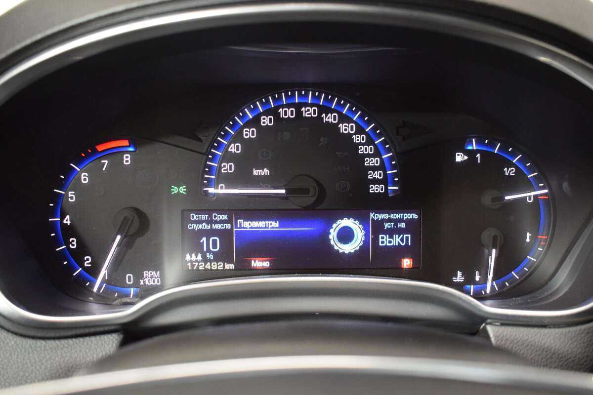 Cadillac SRX с пробегом — 2013 год. Фото: #17