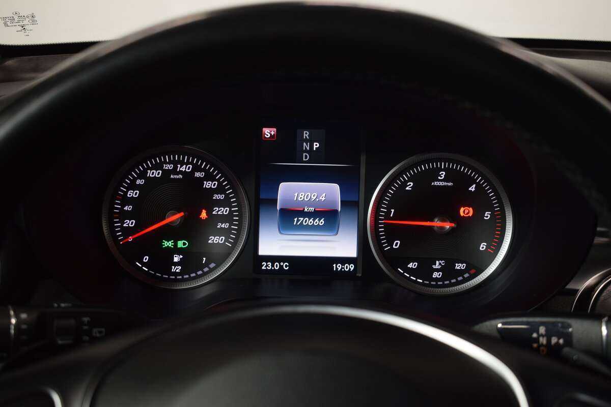 Mercedes-Benz GLC с пробегом — 2016 год. Фото: #16