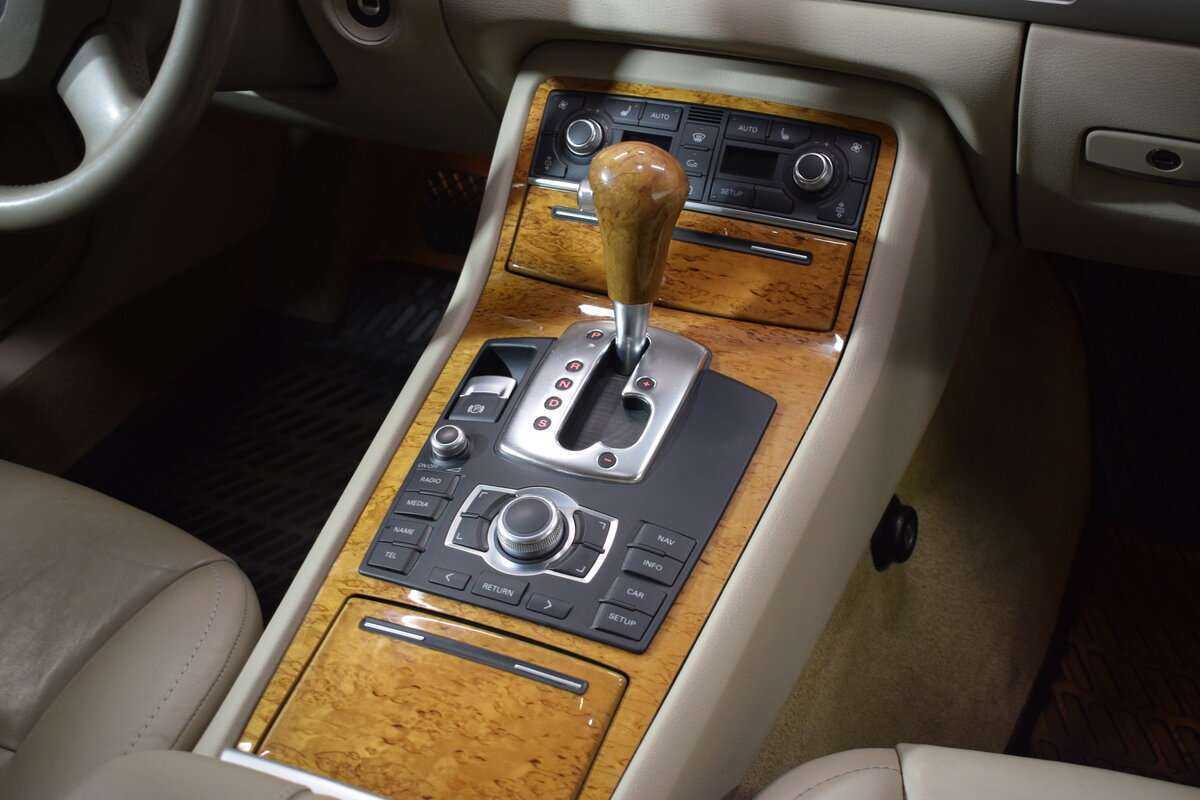 Audi A8 с пробегом — 2008 год. Фото: #25
