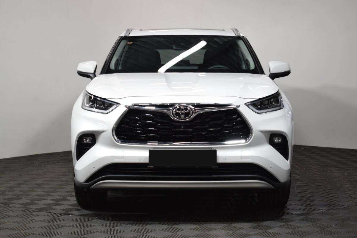 Toyota Highlander с пробегом — 2023 год. Фото: #1