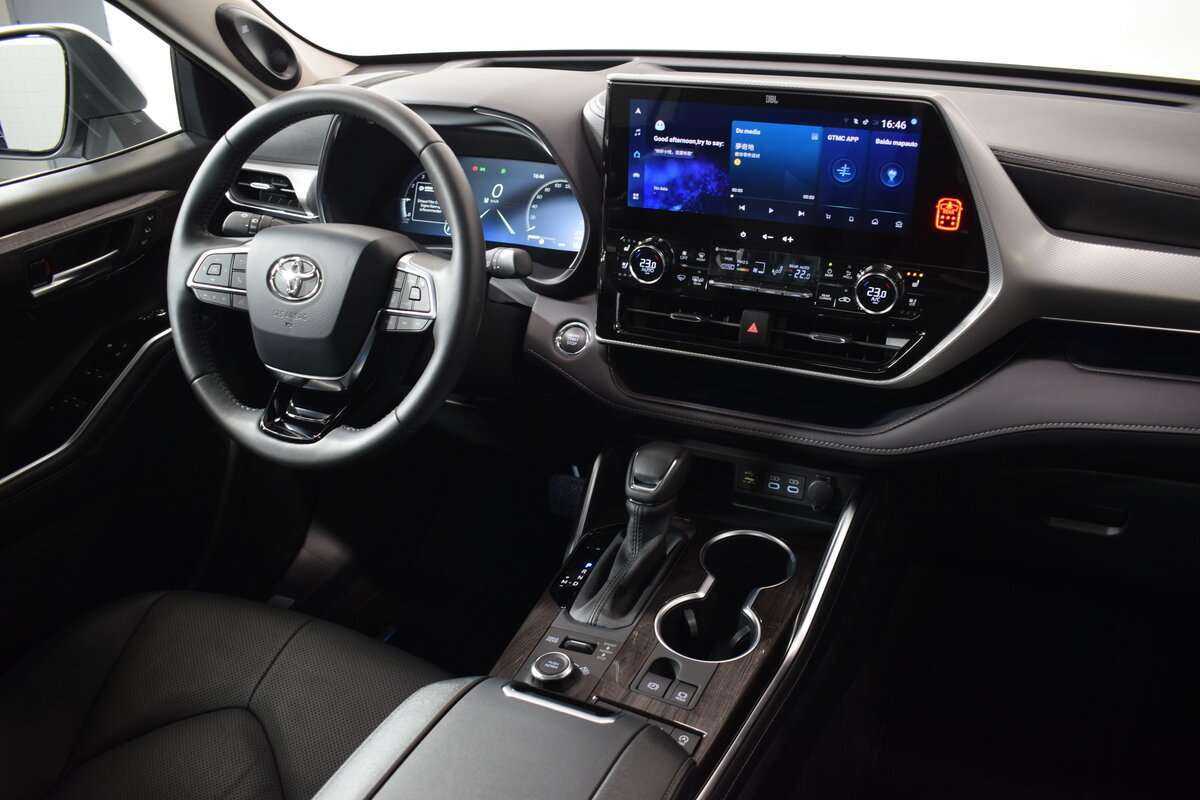 Toyota Highlander с пробегом — 2023 год. Фото: #12