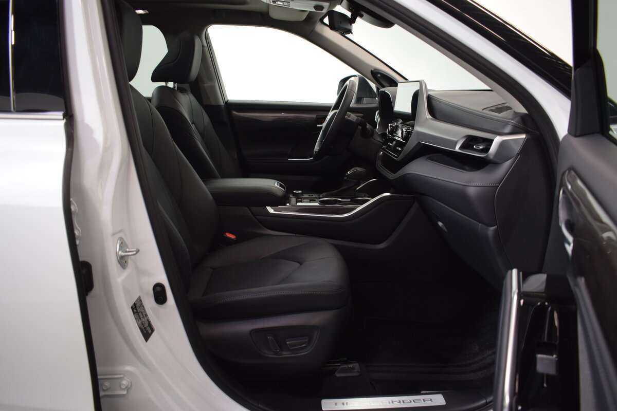 Toyota Highlander с пробегом — 2023 год. Фото: #21