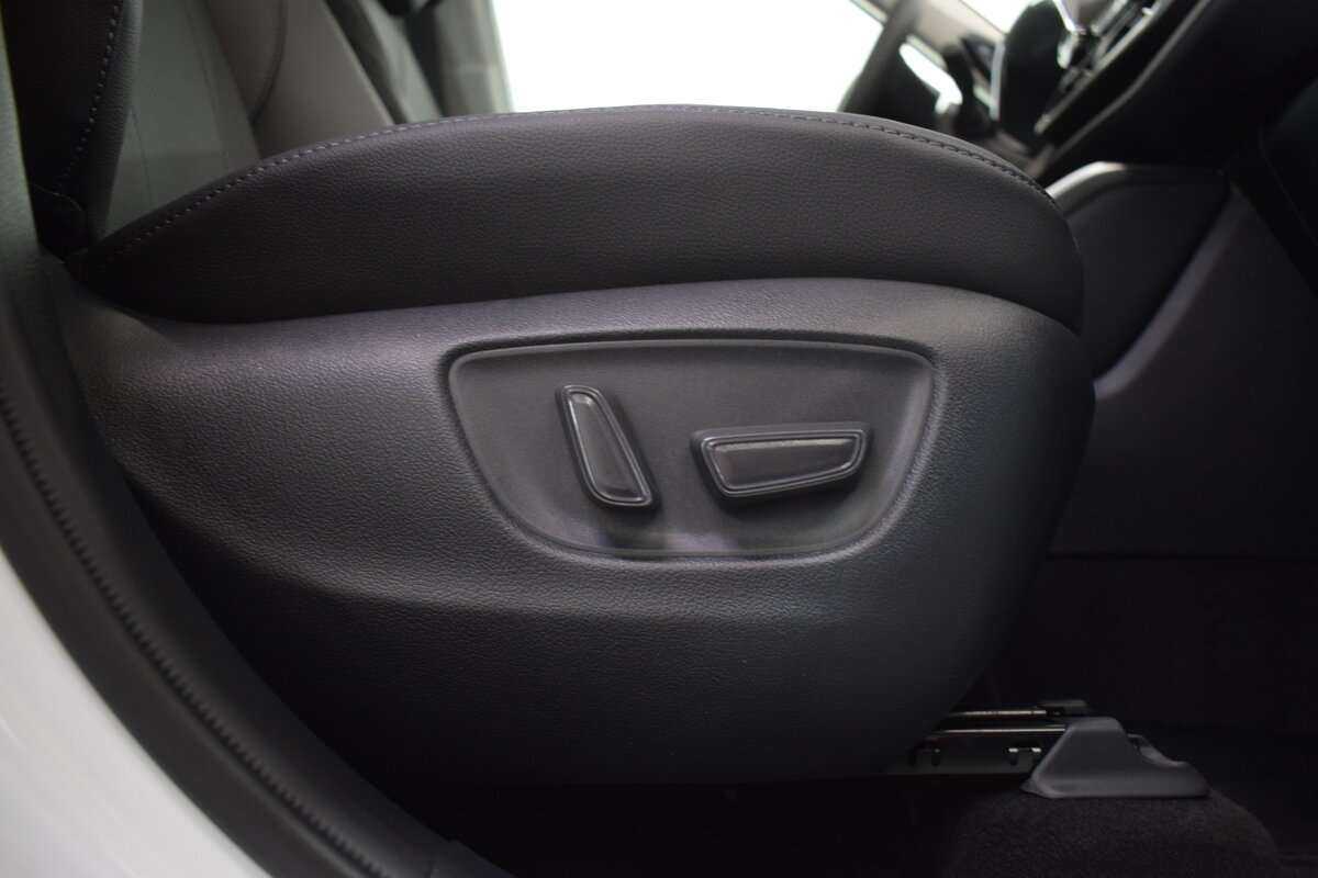 Toyota Highlander с пробегом — 2023 год. Фото: #22