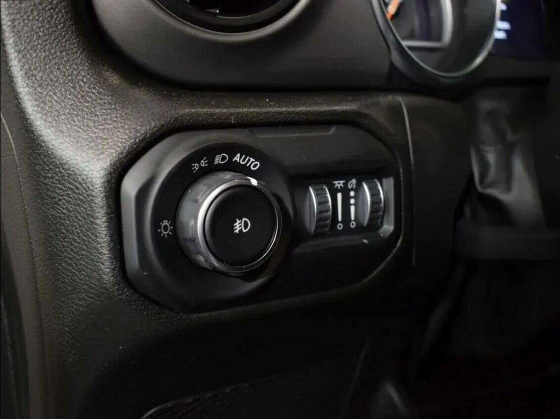 Jeep Wrangler с пробегом — 2022 год. Фото: #13