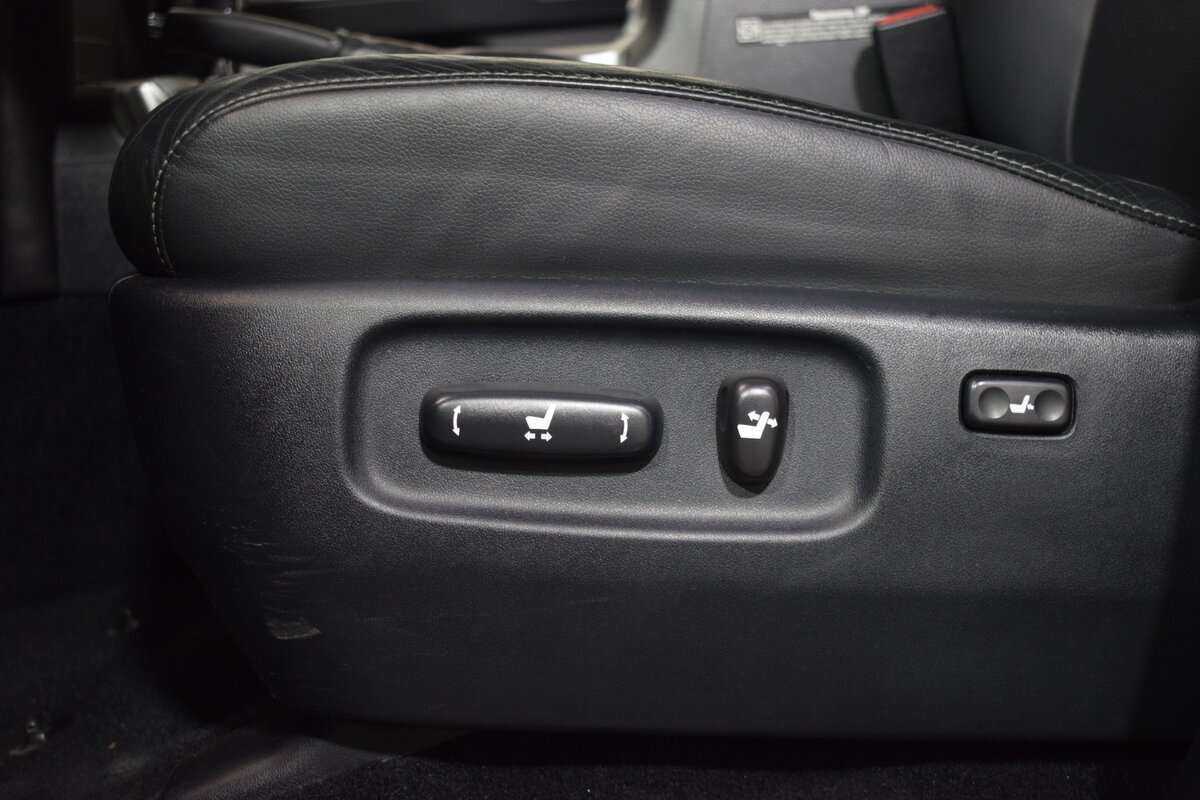 Toyota Land Cruiser с пробегом — 2015 год. Фото: #17