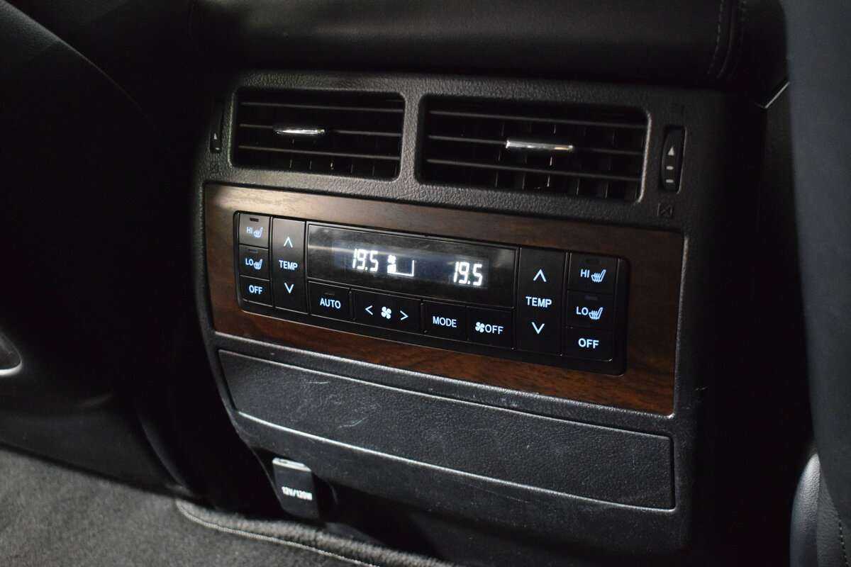 Toyota Land Cruiser с пробегом — 2015 год. Фото: #20