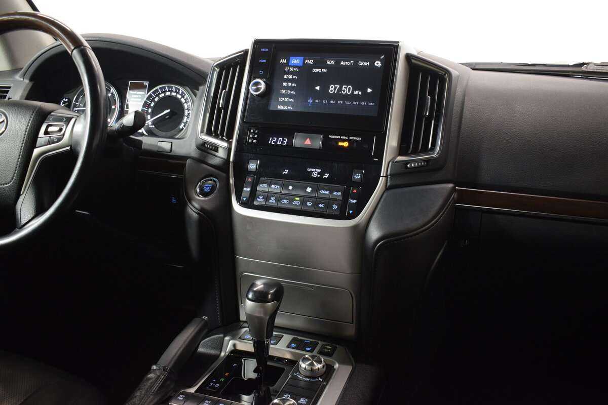 Toyota Land Cruiser с пробегом — 2015 год. Фото: #21