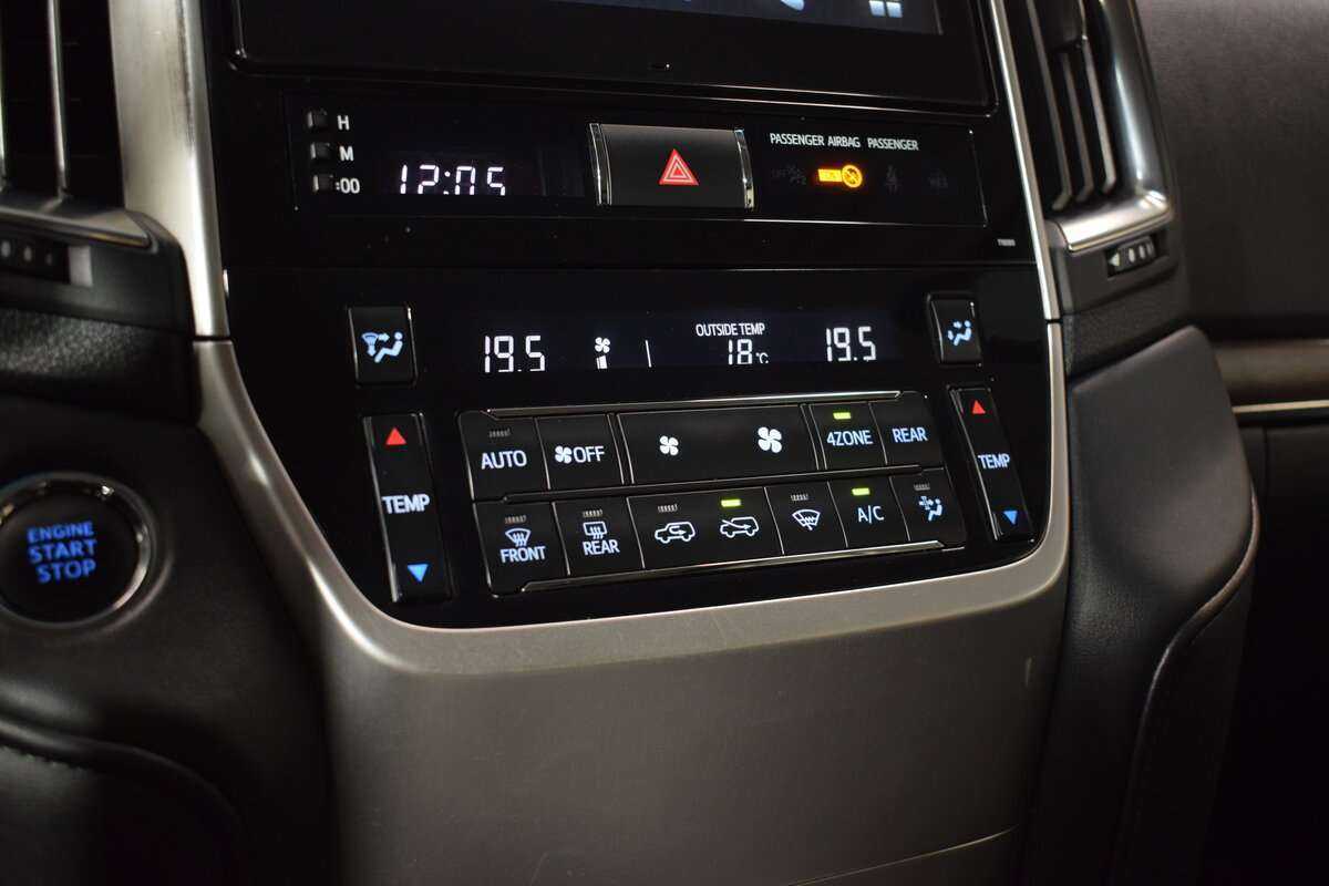 Toyota Land Cruiser с пробегом — 2015 год. Фото: #27