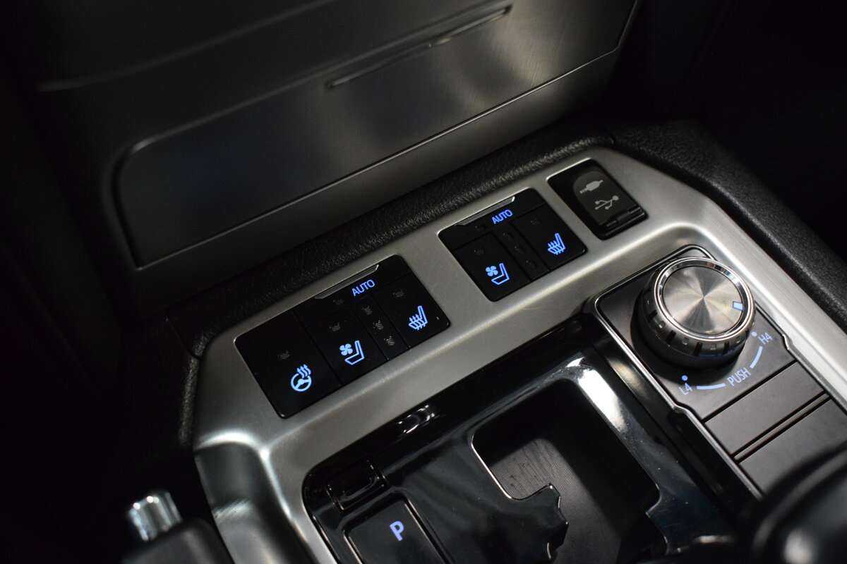 Toyota Land Cruiser с пробегом — 2015 год. Фото: #28