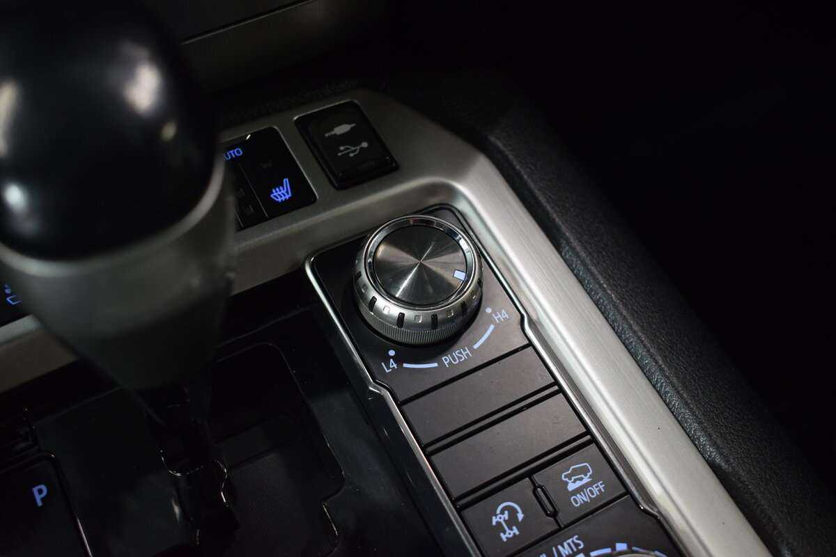 Toyota Land Cruiser с пробегом — 2015 год. Фото: #29