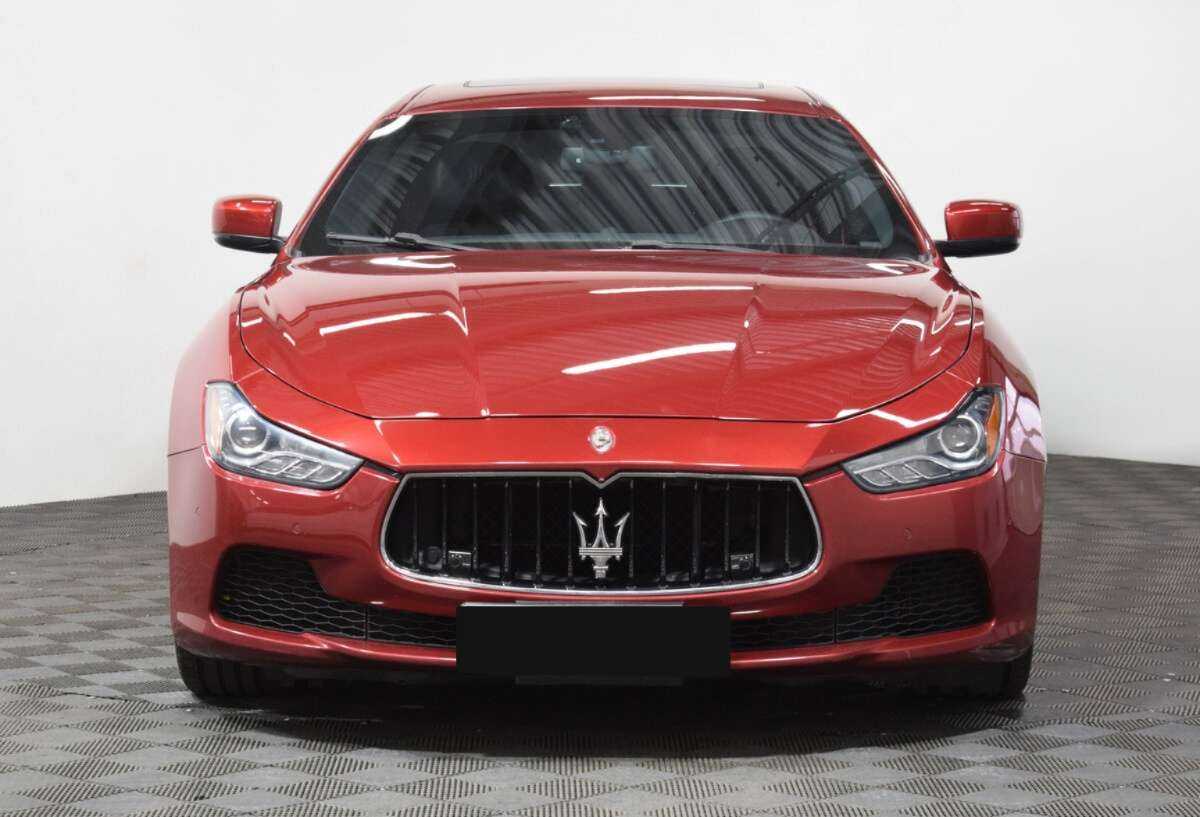 Maserati Ghibli с пробегом — 2015 год. Фото: #1