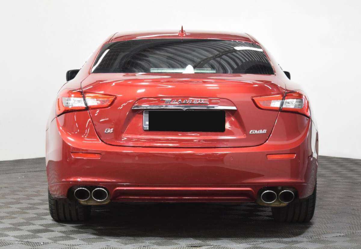 Maserati Ghibli с пробегом — 2015 год. Фото: #4