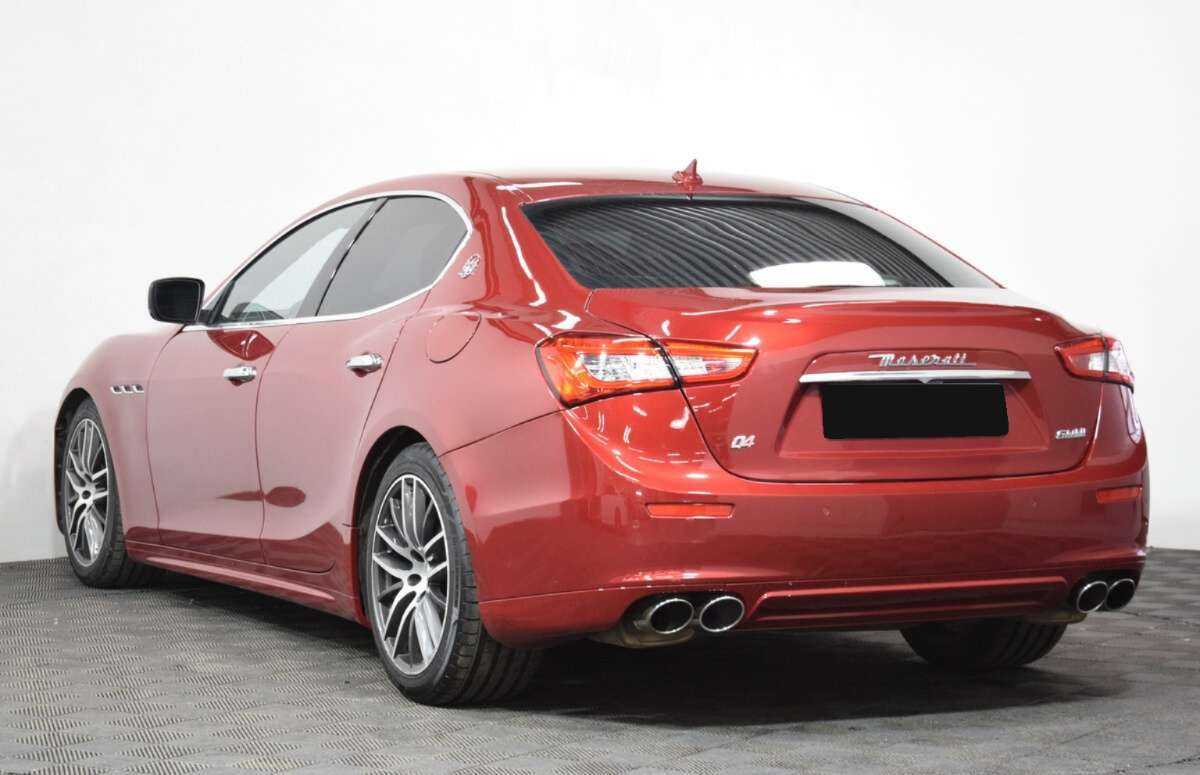 Maserati Ghibli с пробегом — 2015 год. Фото: #5