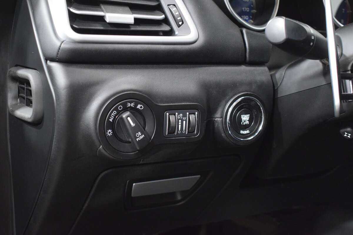 Maserati Ghibli с пробегом — 2015 год. Фото: #13