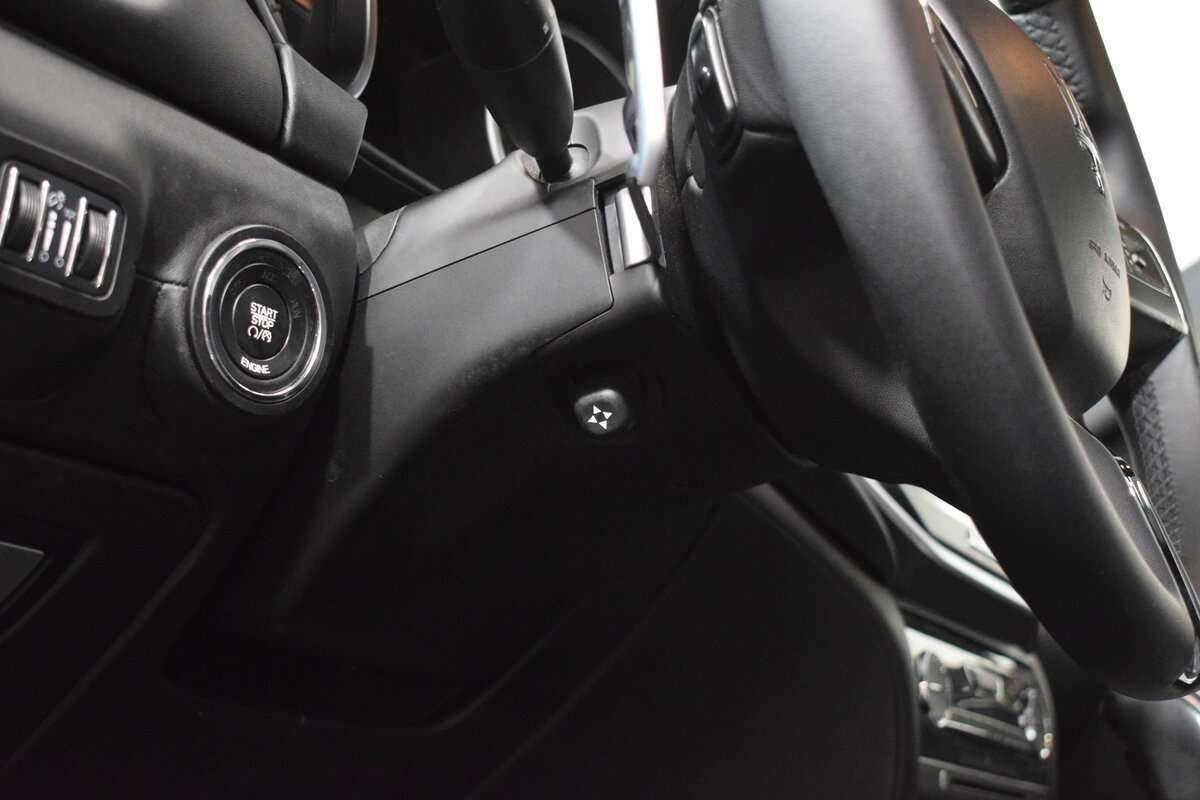 Maserati Ghibli с пробегом — 2015 год. Фото: #15