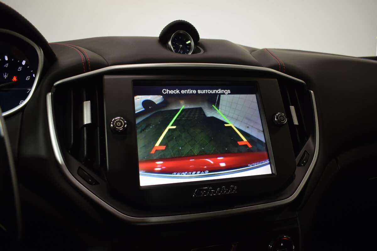 Maserati Ghibli с пробегом — 2015 год. Фото: #22