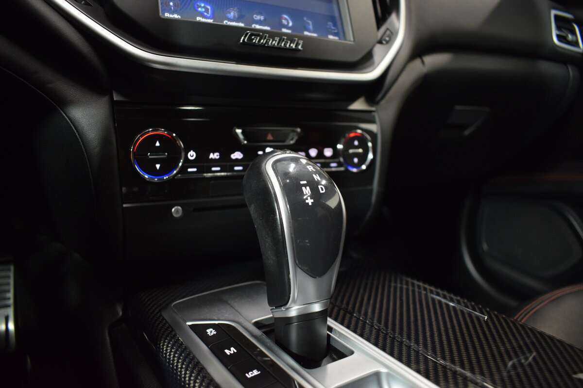 Maserati Ghibli с пробегом — 2015 год. Фото: #25