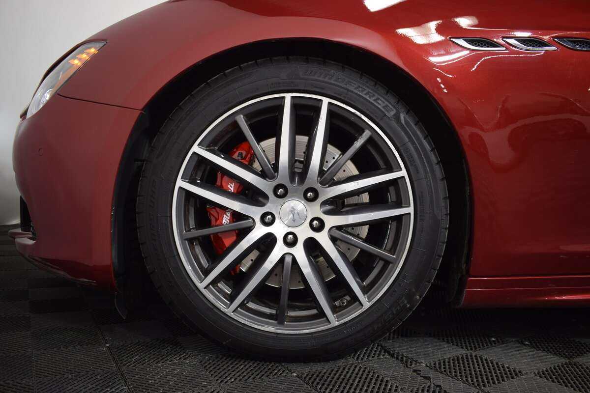 Maserati Ghibli с пробегом — 2015 год. Фото: #26