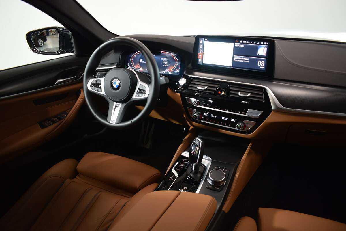 BMW 5 серии с пробегом — 2023 год. Фото: #9