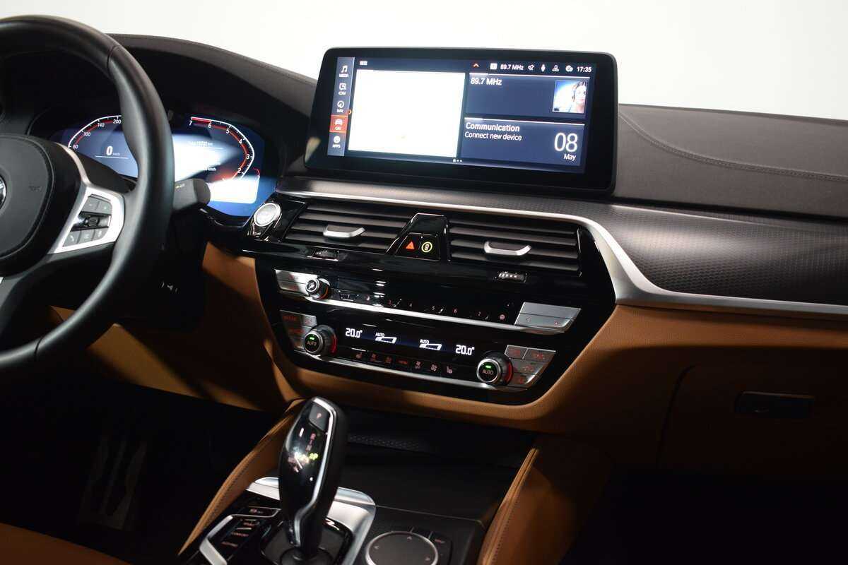 BMW 5 серии с пробегом — 2023 год. Фото: #10