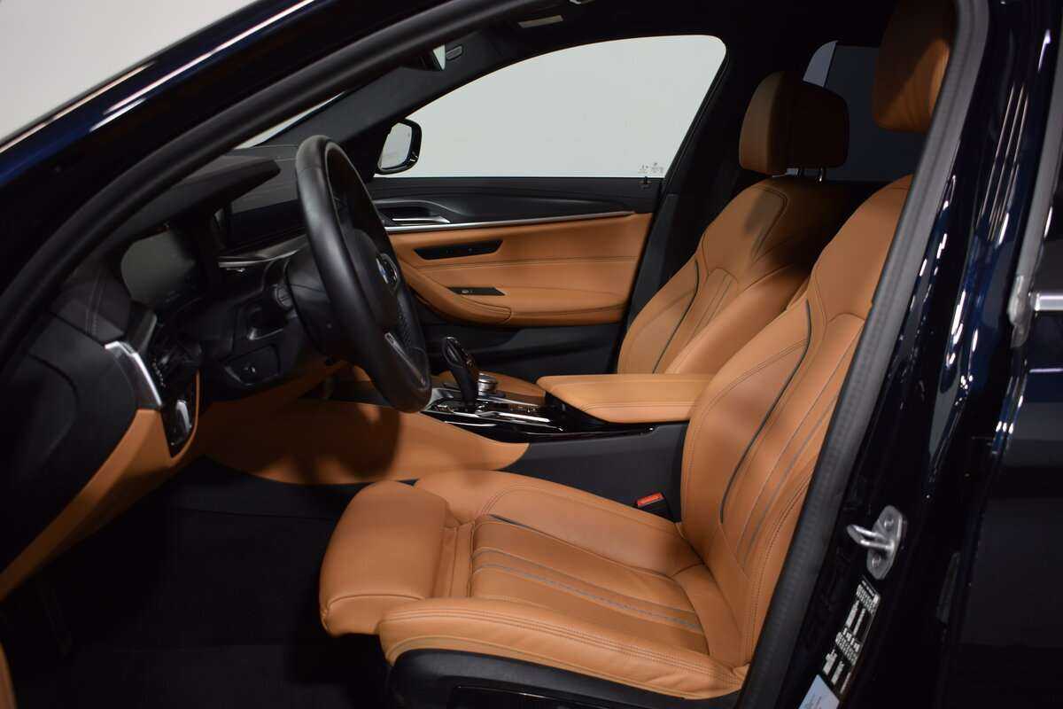 BMW 5 серии с пробегом — 2023 год. Фото: #13