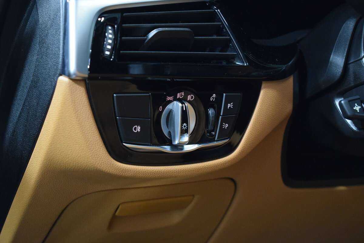 BMW 5 серии с пробегом — 2023 год. Фото: #16