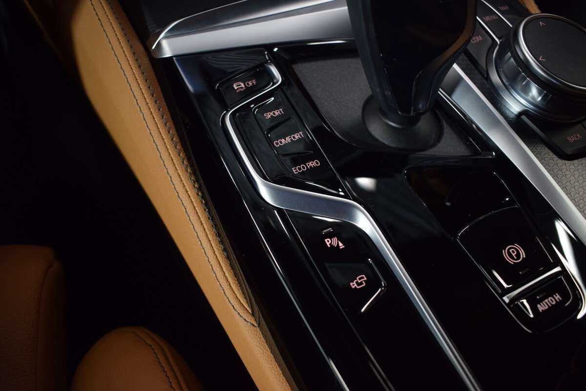 BMW 5 серии с пробегом — 2023 год. Фото: #31