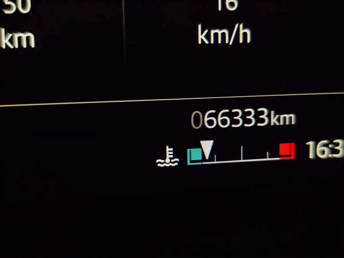 Land Rover Defender с пробегом — 2021 год. Фото: #4