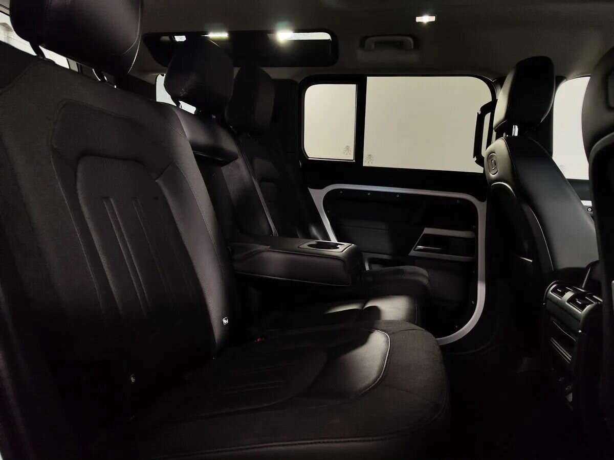 Land Rover Defender с пробегом — 2021 год. Фото: #8