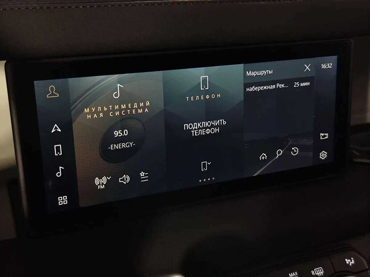 Land Rover Defender с пробегом — 2021 год. Фото: #11