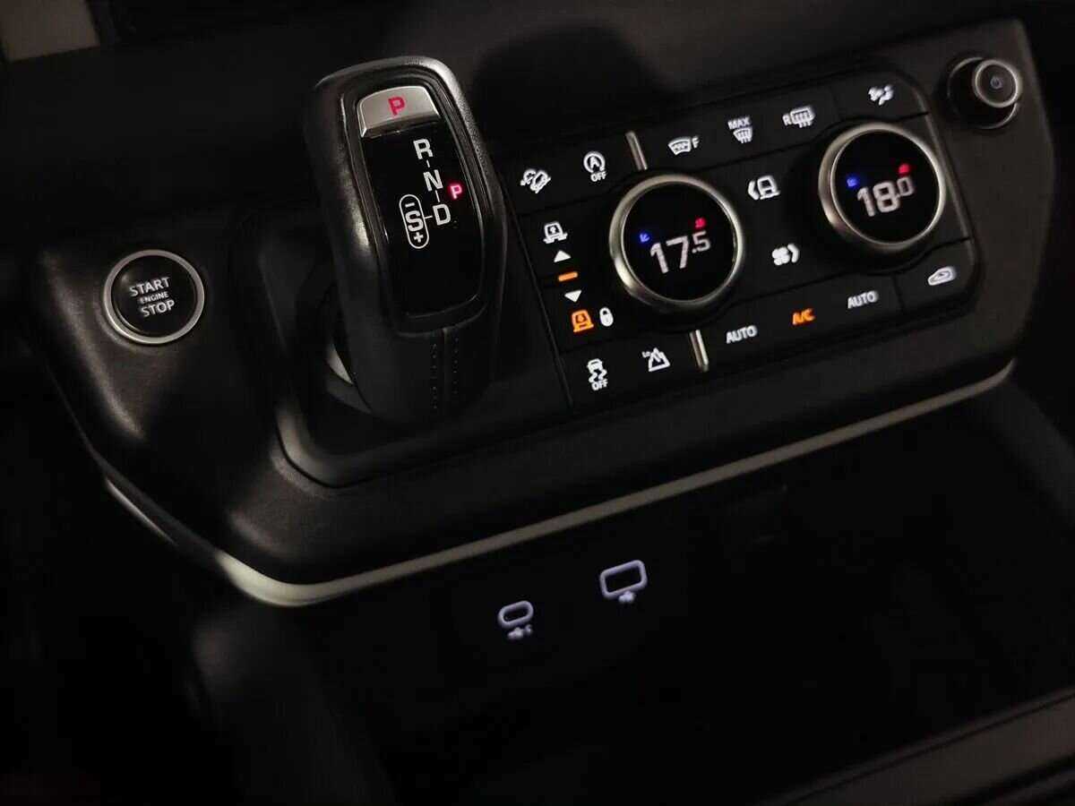 Land Rover Defender с пробегом — 2021 год. Фото: #14