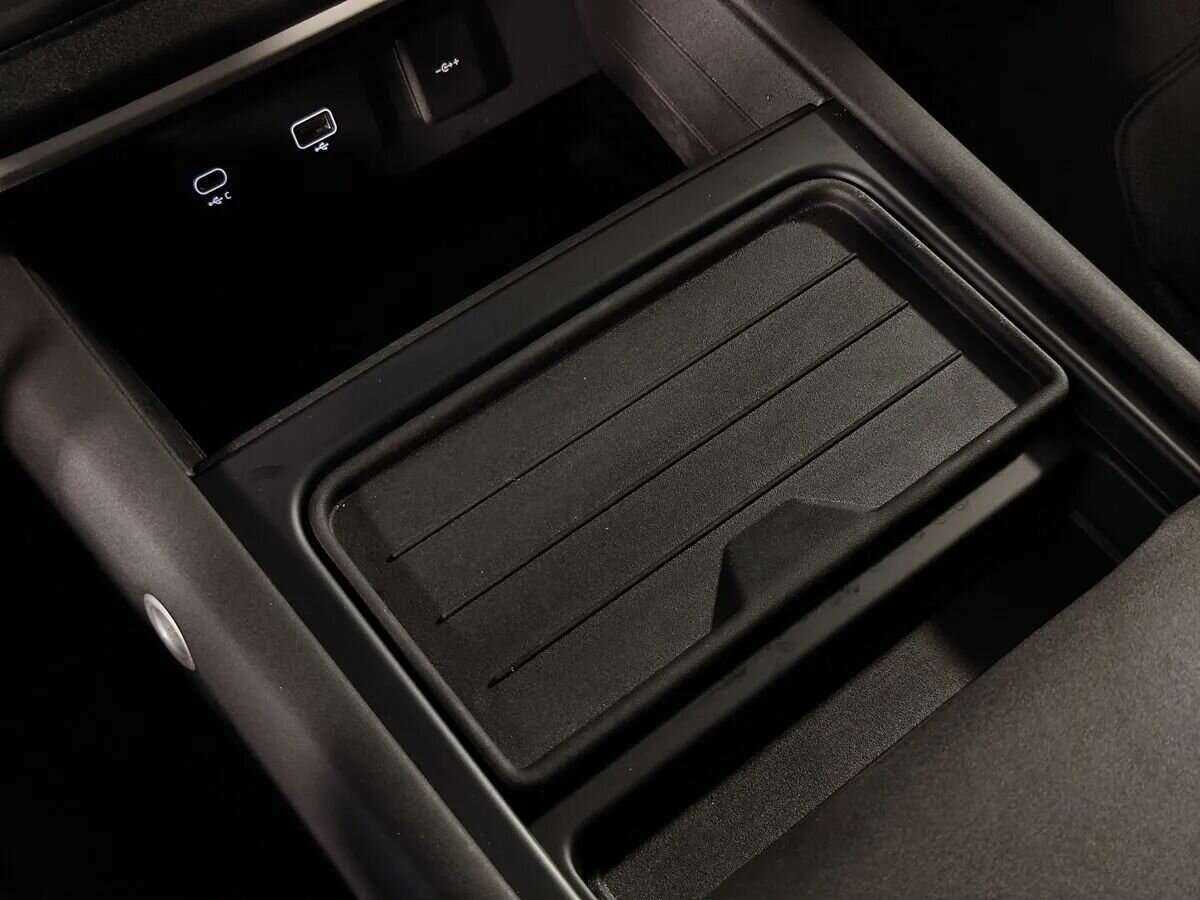 Land Rover Defender с пробегом — 2021 год. Фото: #15