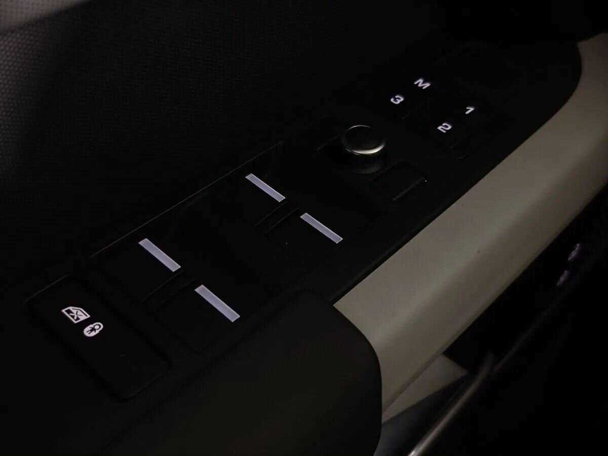 Land Rover Defender с пробегом — 2021 год. Фото: #17