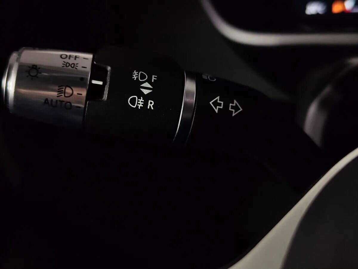 Land Rover Defender с пробегом — 2021 год. Фото: #18