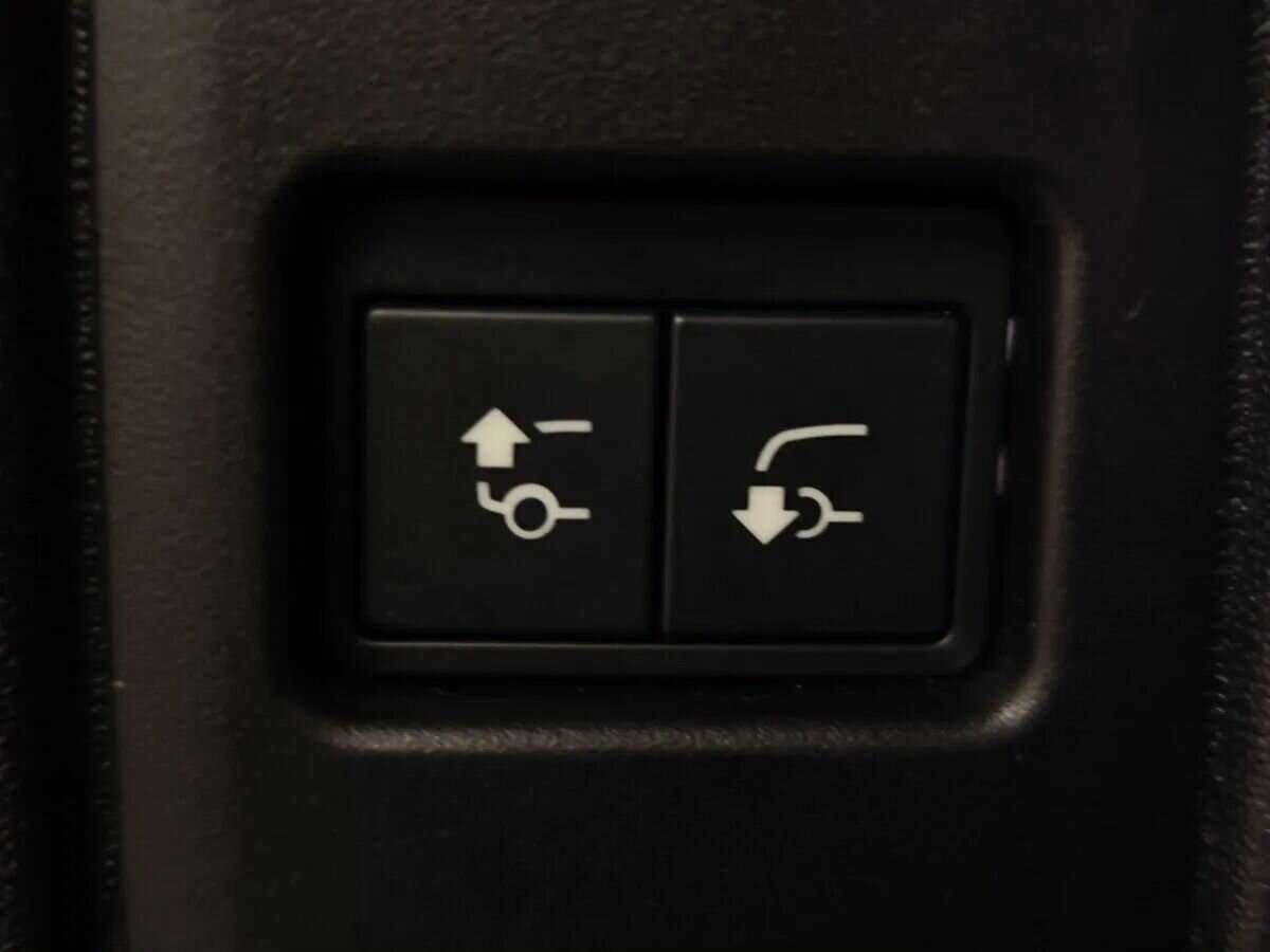 Land Rover Defender с пробегом — 2021 год. Фото: #19