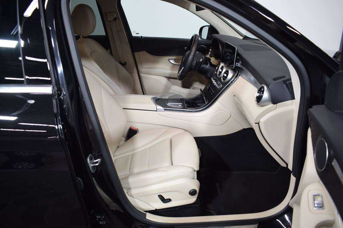 Mercedes-Benz GLC с пробегом — 2021 год. Фото: #12