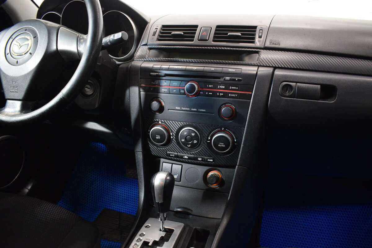 Mazda 3 с пробегом — 2006 год. Фото: #10