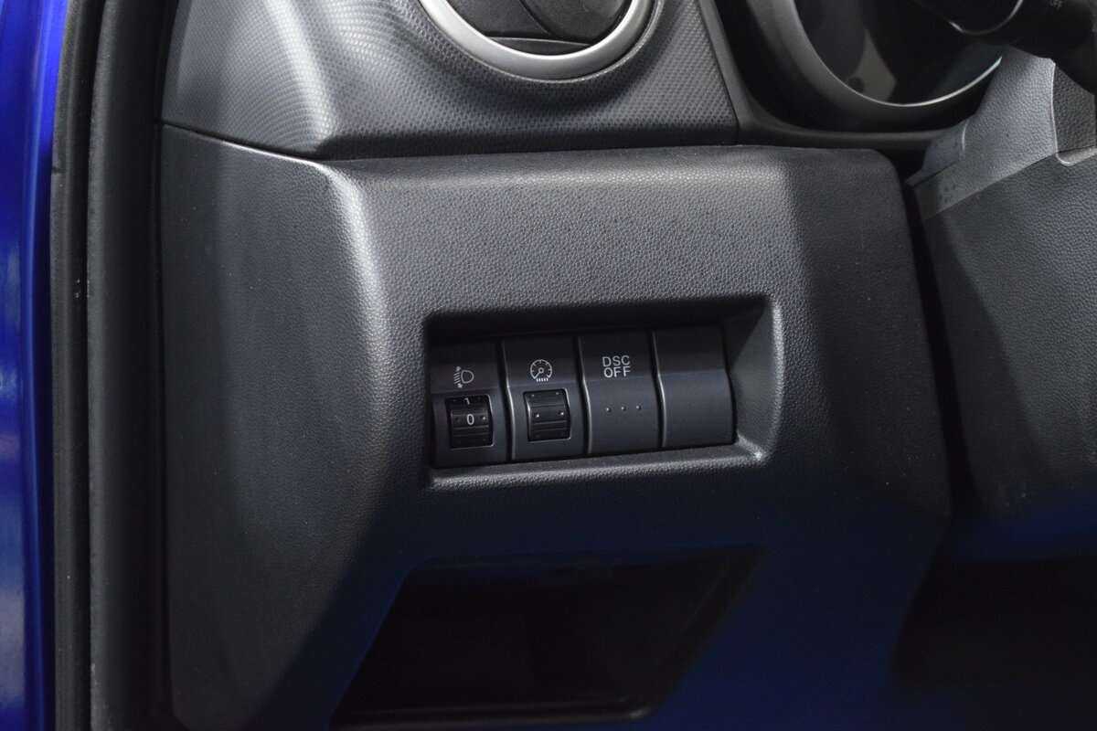 Mazda 3 с пробегом — 2006 год. Фото: #14