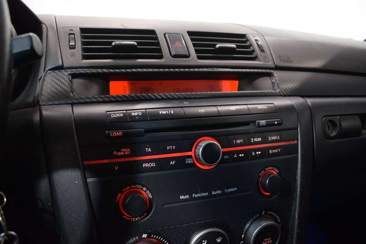 Mazda 3 с пробегом — 2006 год. Фото: #18