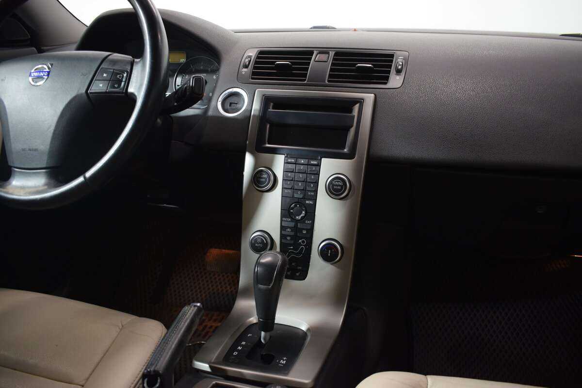 Volvo S40 с пробегом — 2010 год. Фото: #6