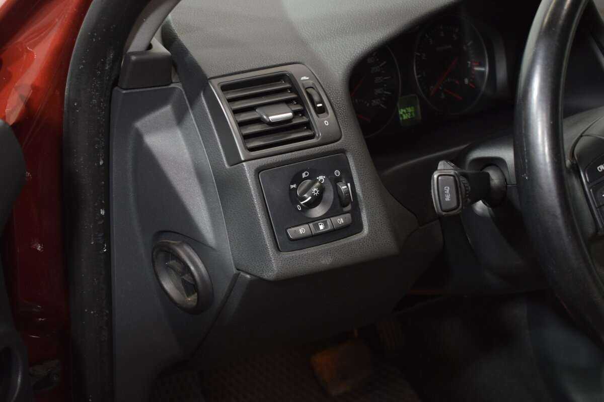 Volvo S40 с пробегом — 2010 год. Фото: #9