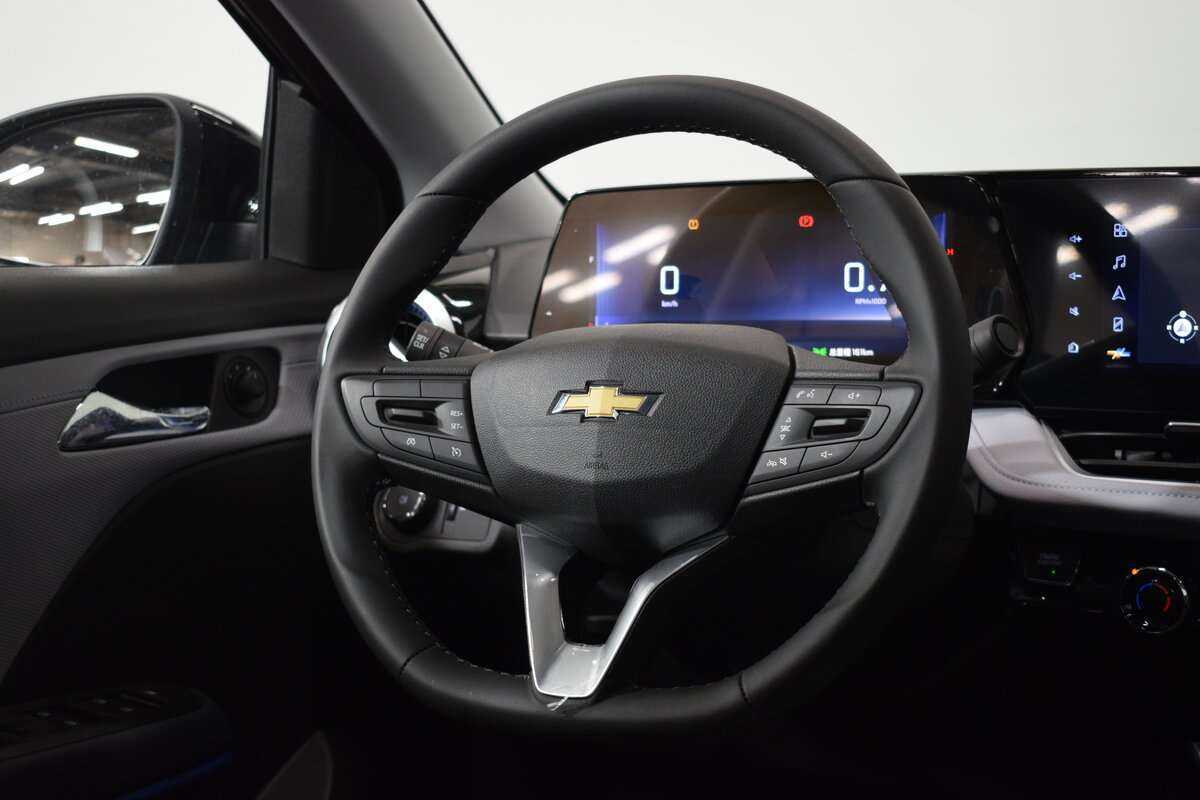 Chevrolet Monza с пробегом — 2023 год. Фото: #8