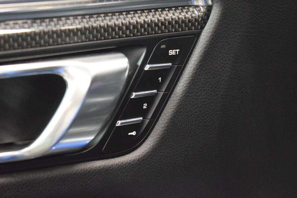 Porsche Macan с пробегом — 2015 год. Фото: #7