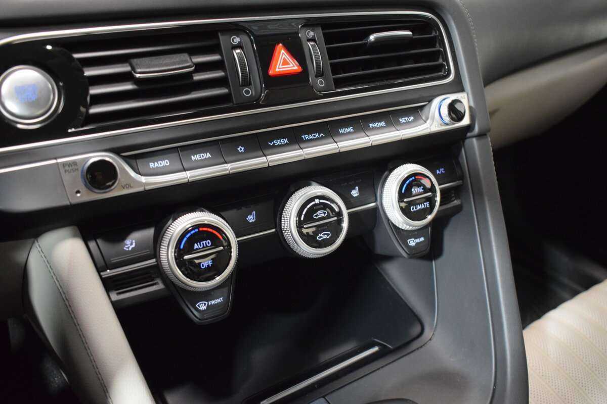 Genesis G70 с пробегом — 2019 год. Фото: #17