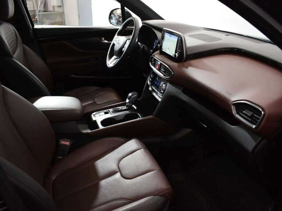 Hyundai Santa Fe с пробегом — 2019 год. Фото: #9